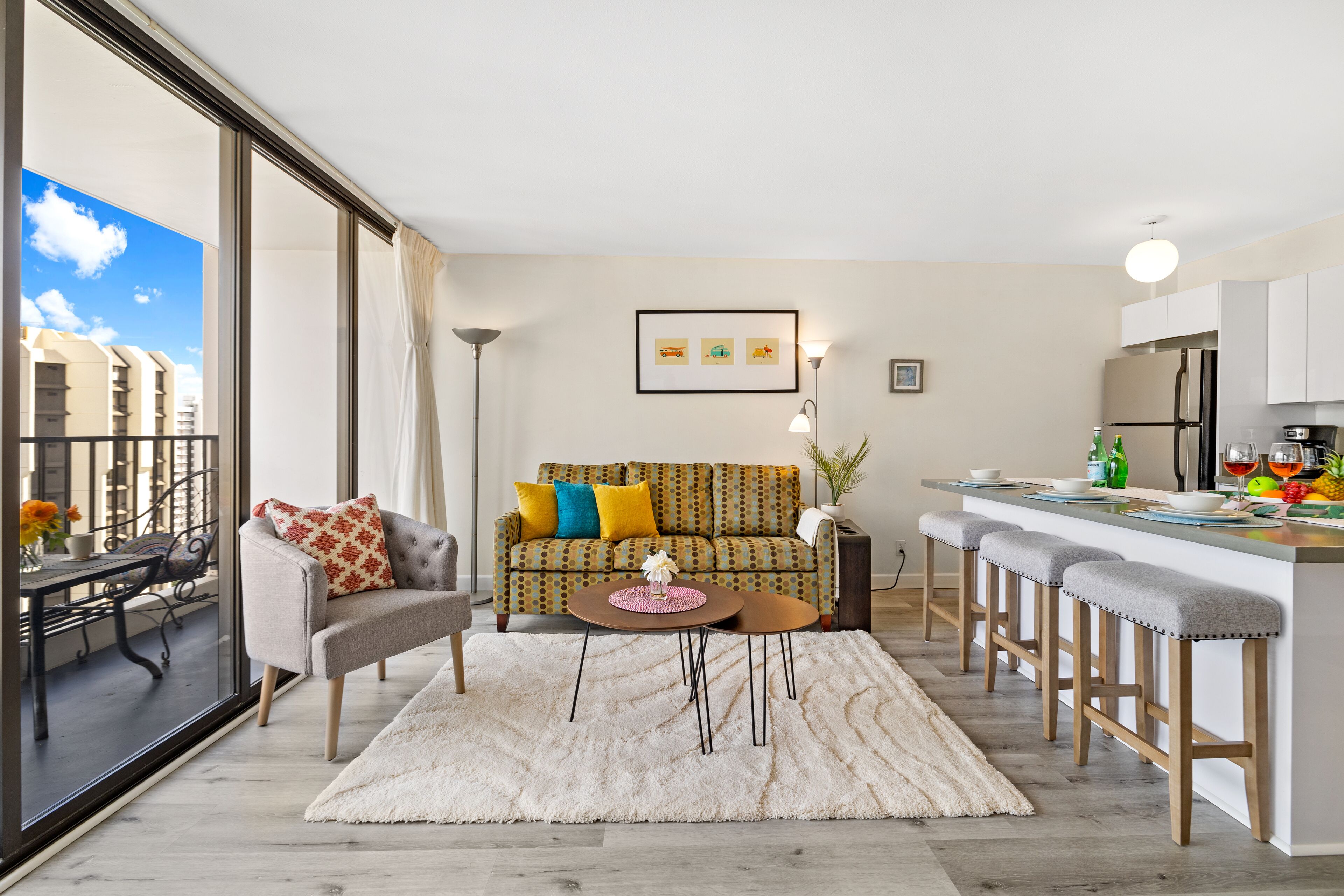 Mountain View, Close to Waikiki Beach w/ Parking