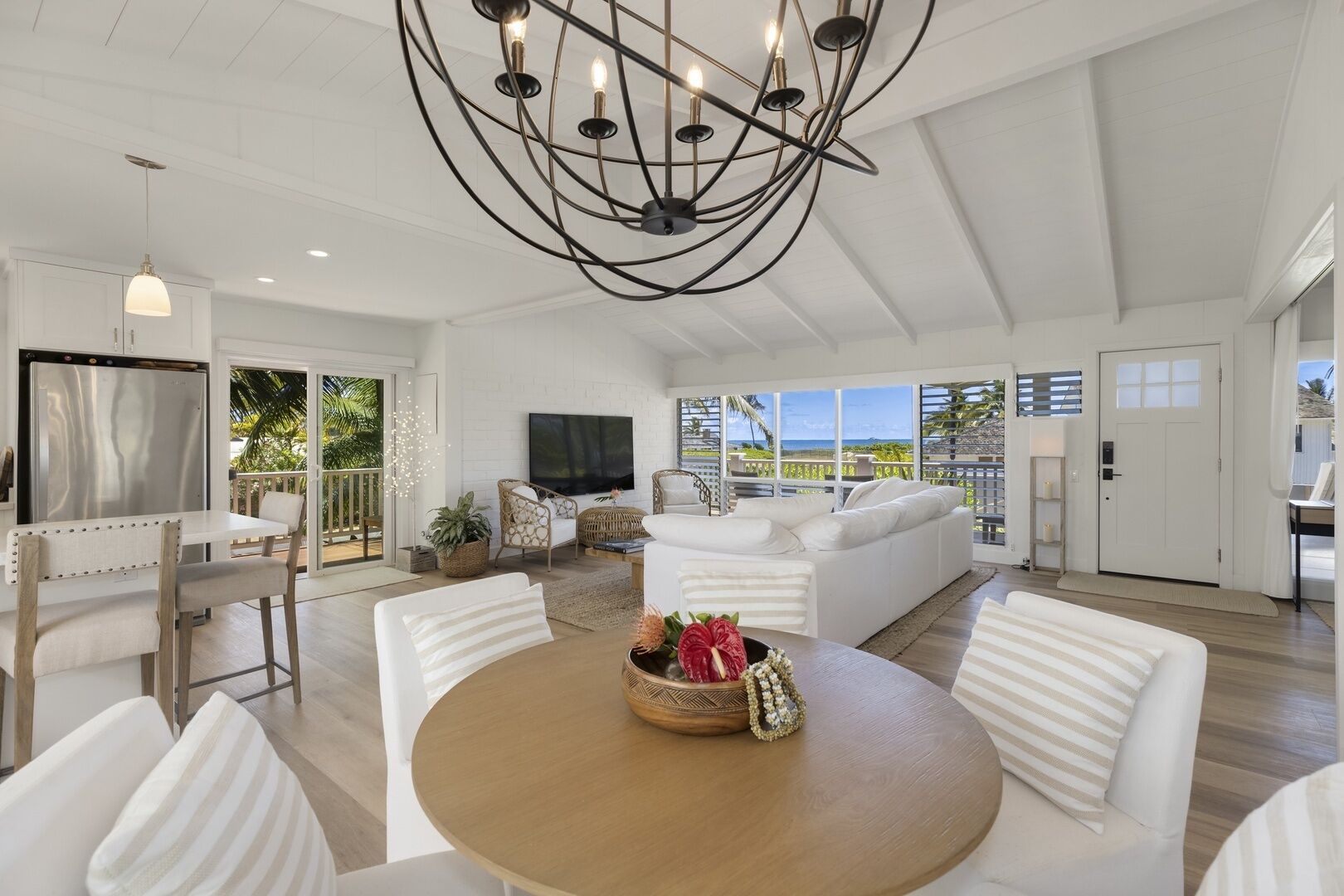 Seahorse Beach House: Calm Oasis w/ Private Yard Just Steps from Kailua Beach