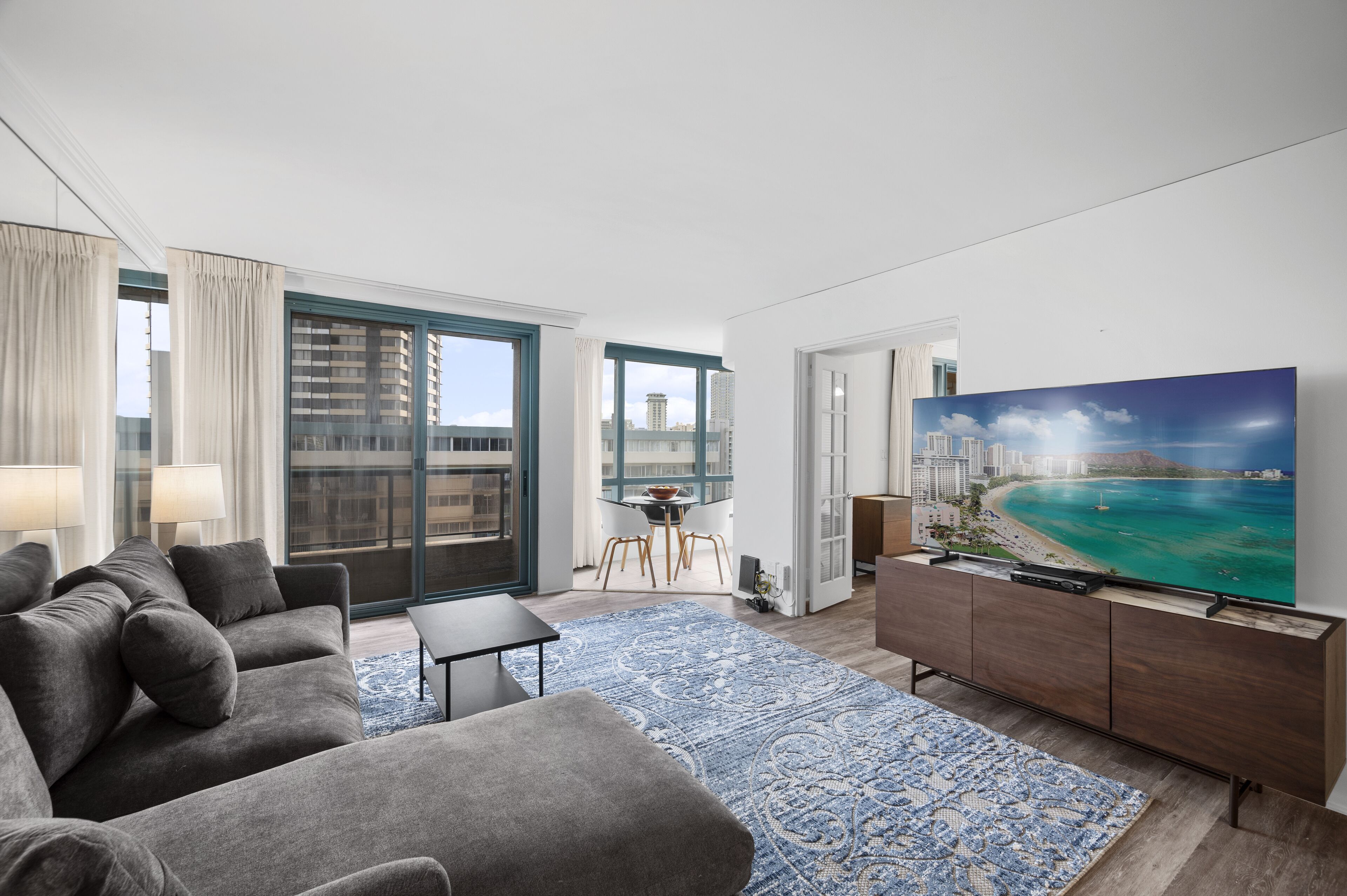Panoramic Cityscape Condo at the Waikiki Landmark w/Great Building Amenities