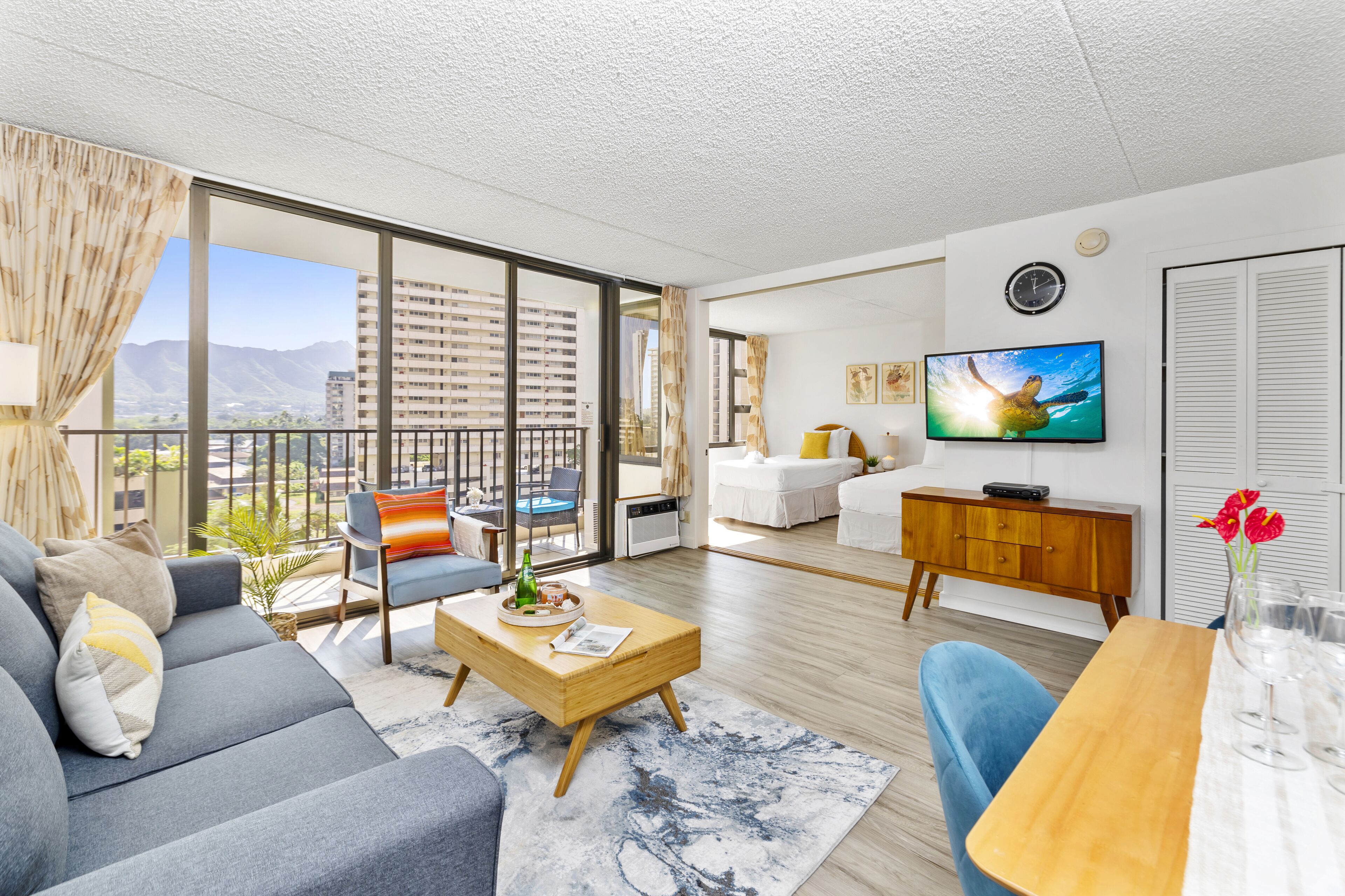 Charming Condo Steps from Waikiki Beach with Free Parking!