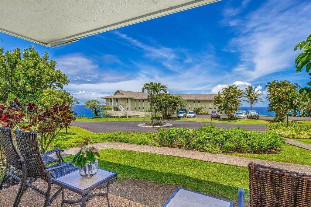 A/C - Blue Ocean - Mountain & Waterfall Views