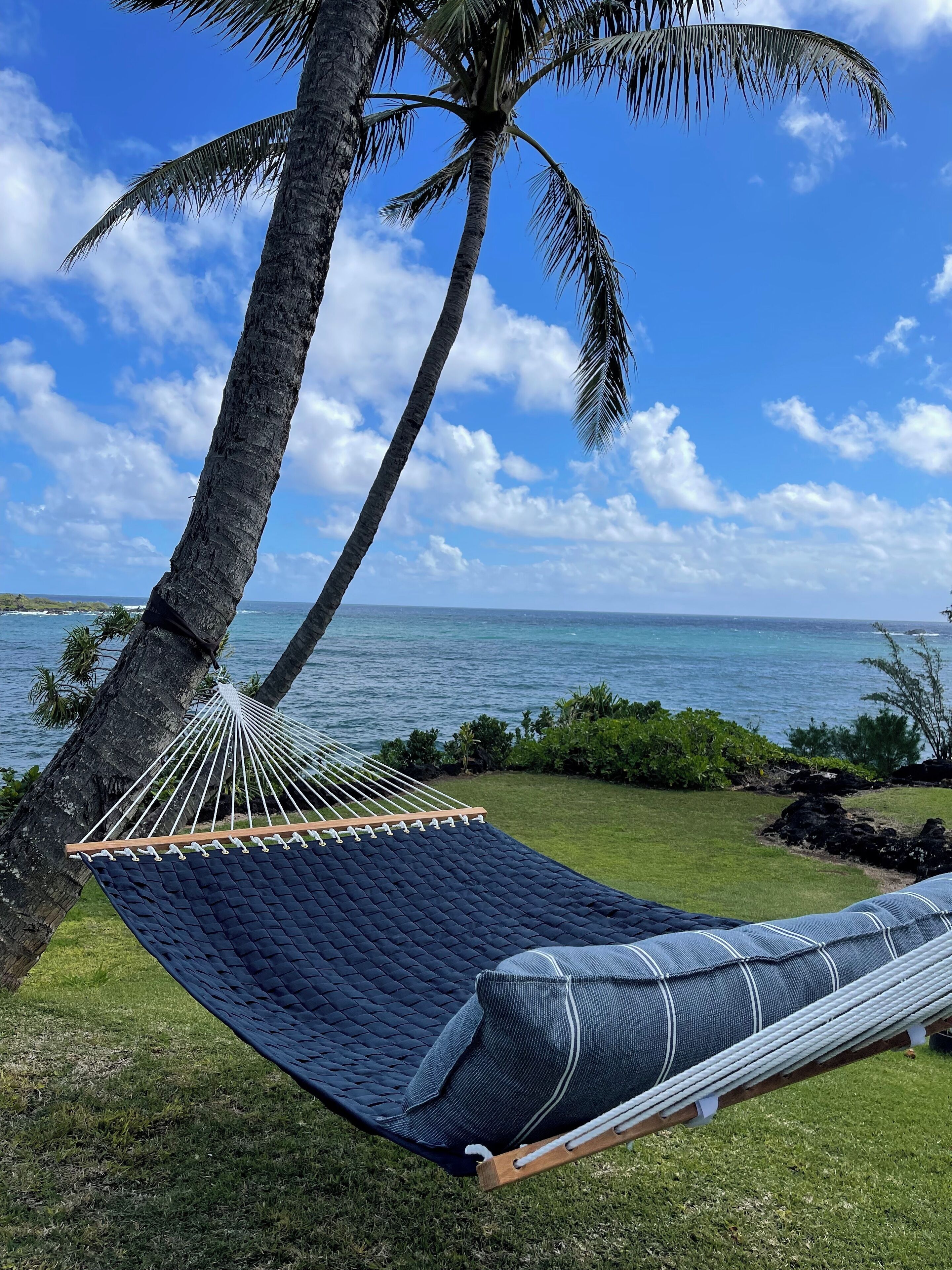 Amazing Hana Bay Beach Cottage Location!  5-Minute Walk to Hana town & beaches!