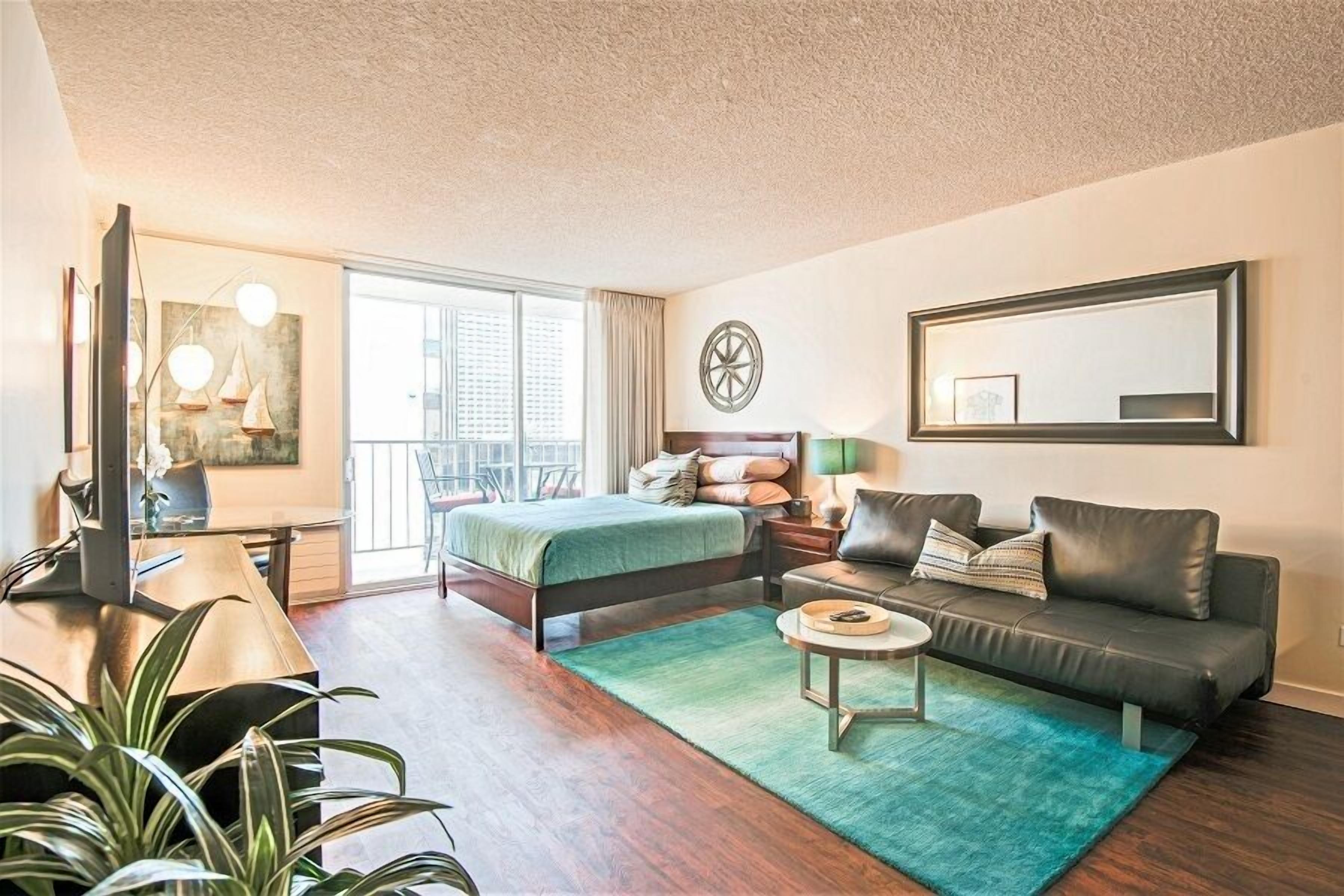 "Windjammer" Studio w/FREE parking & Full Kitchen