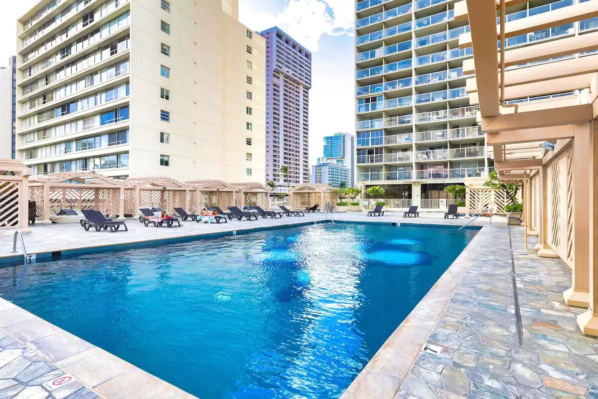 Cozy, Modern Waikiki Condo in the Heart of Waikiki