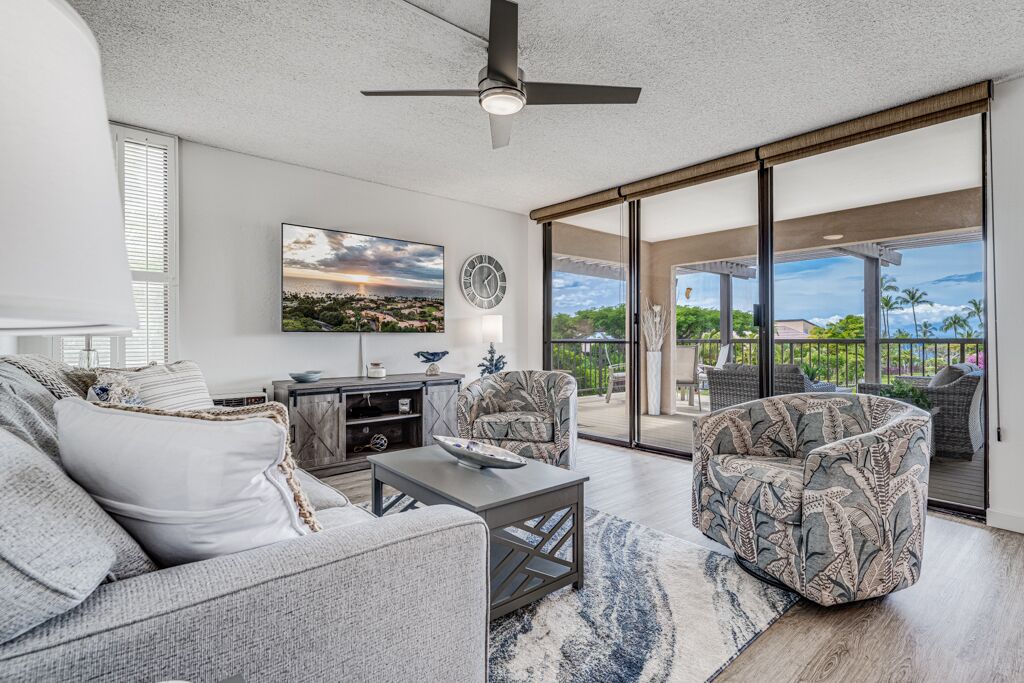 Gorgeous Expansive Condo in Wailea with HUGE Lanai & Ocean Views