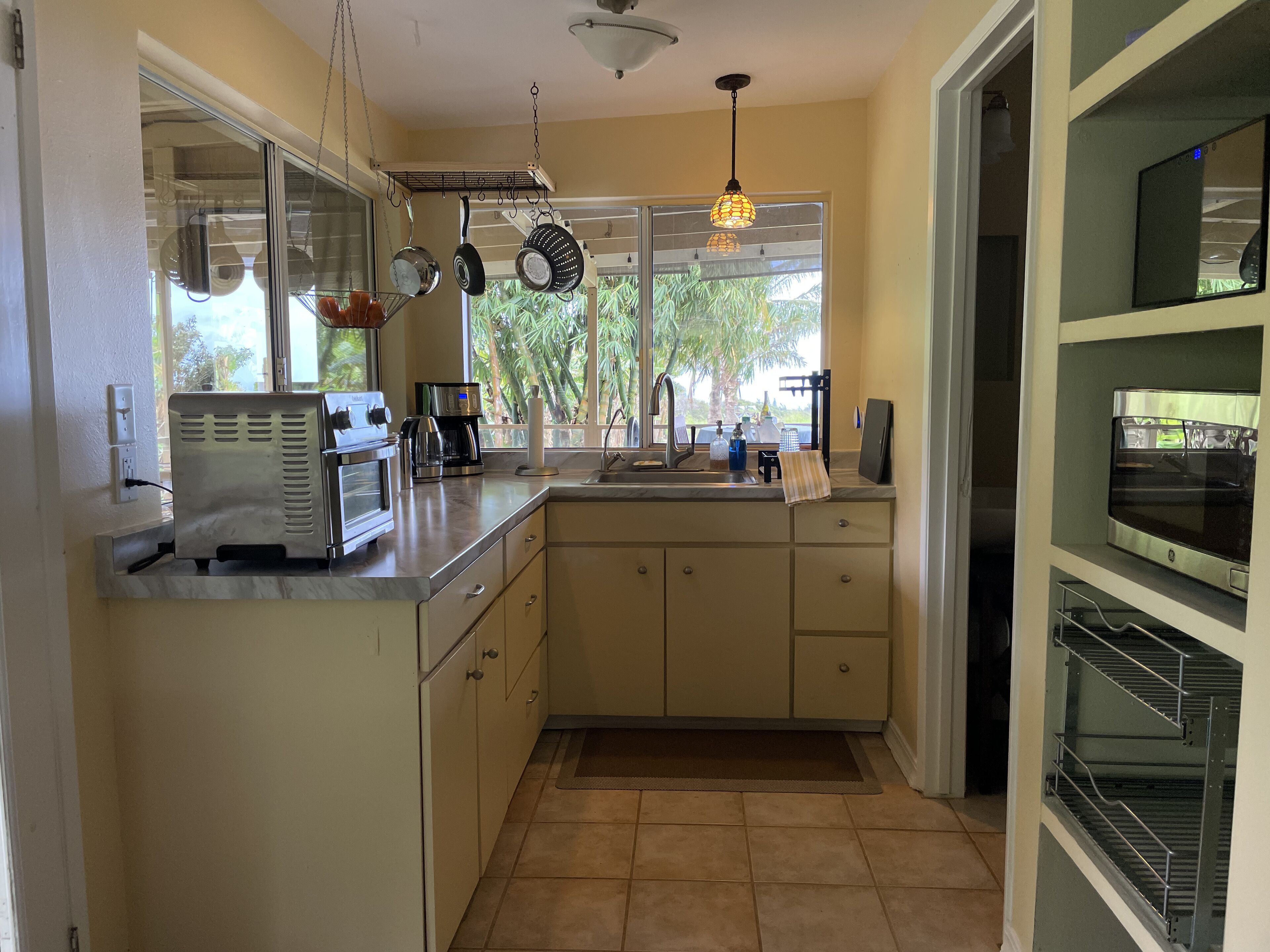 Private Banana Tree Cottage with Ocean Views