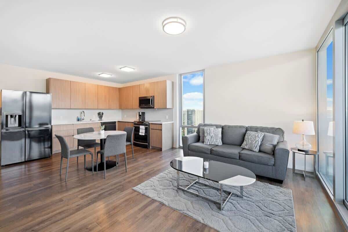 *New Building 2 bd/2ba Parking & Pool| 30 day min