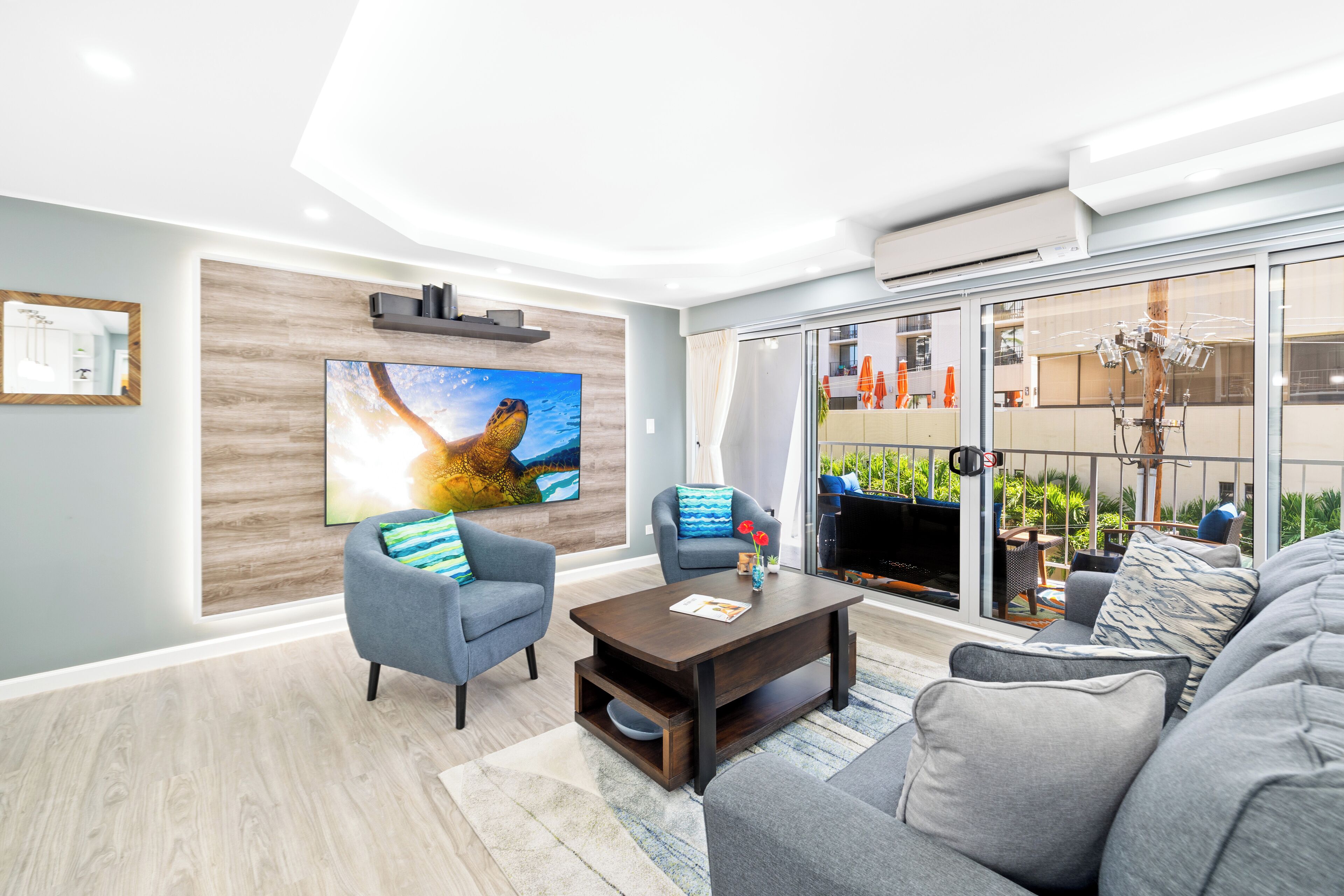 Fully Renovated 2BR/2BA Near Waikiki Beach+Parking