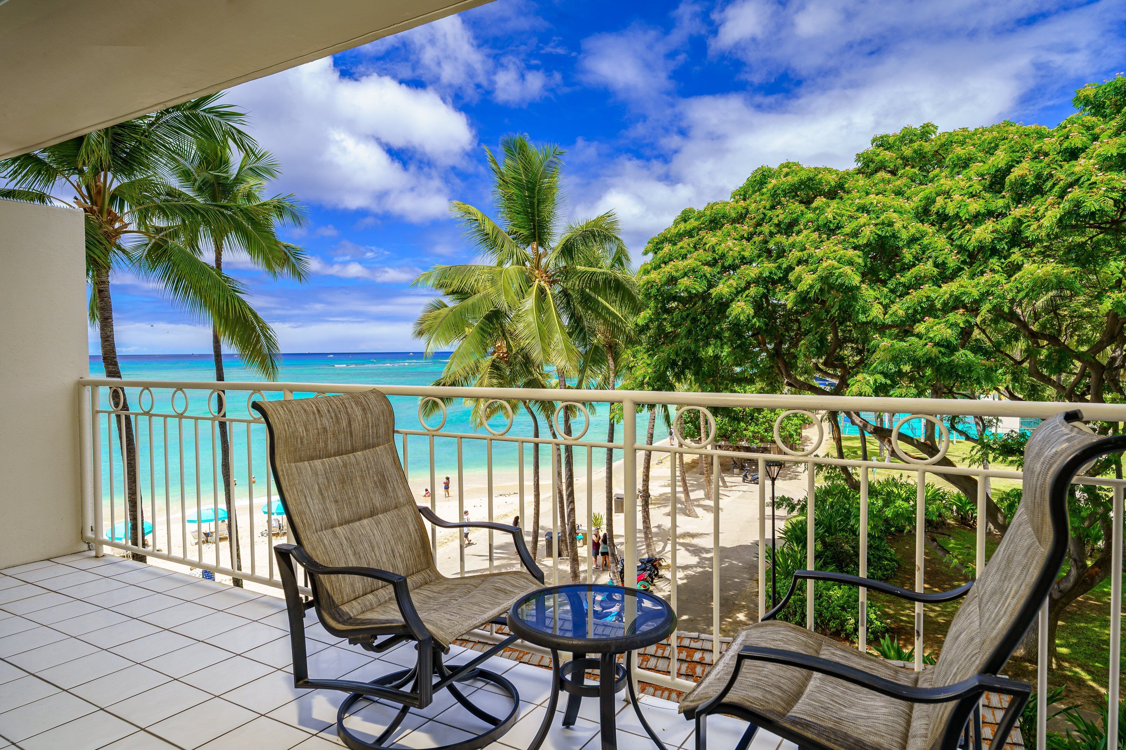 Ocean View Luxury Rental at Waikiki Shore #303! Steps to Beach!
