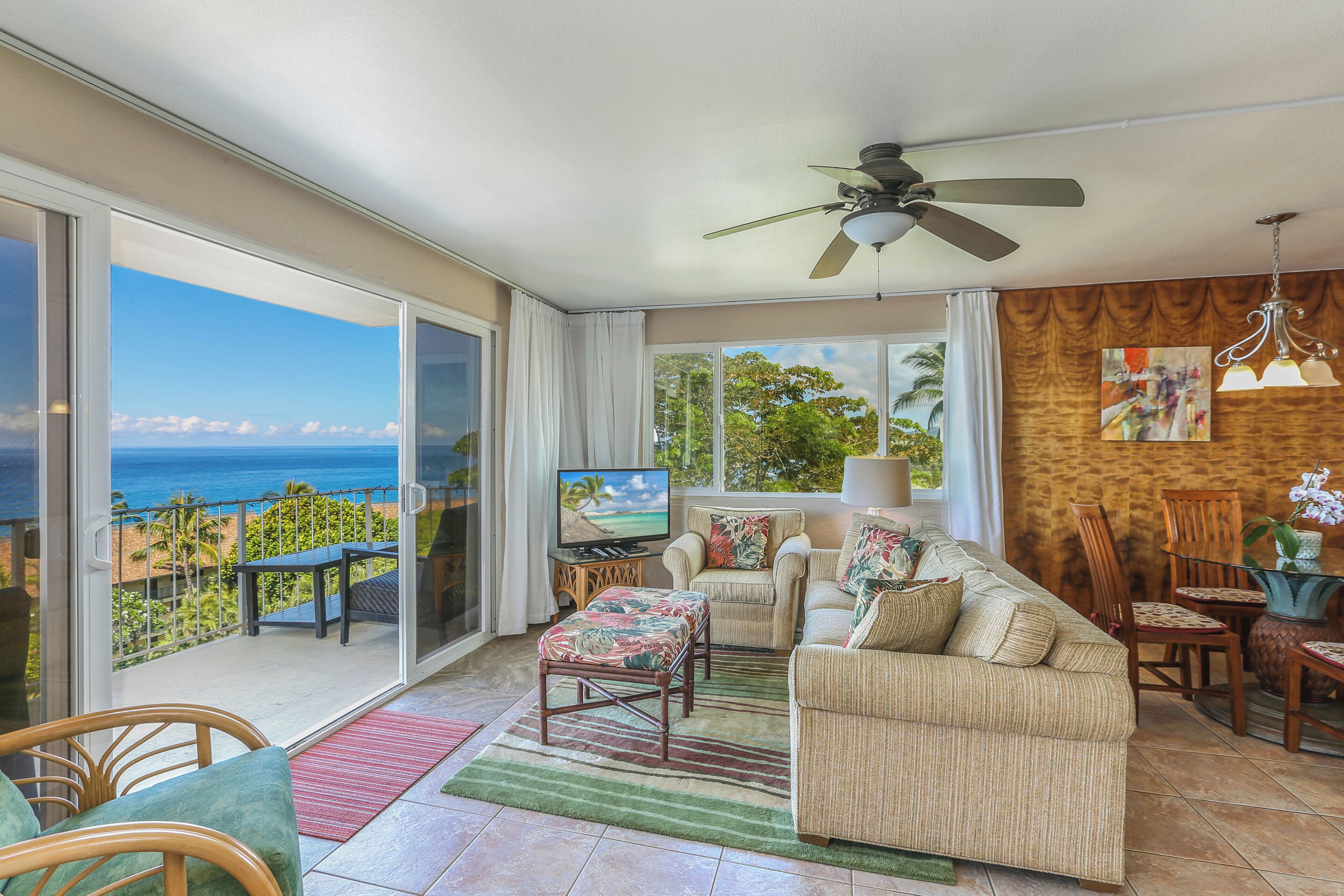 Relaxing haven, ocean view in the heart of sunny Poipu, Sunset Kahili 408